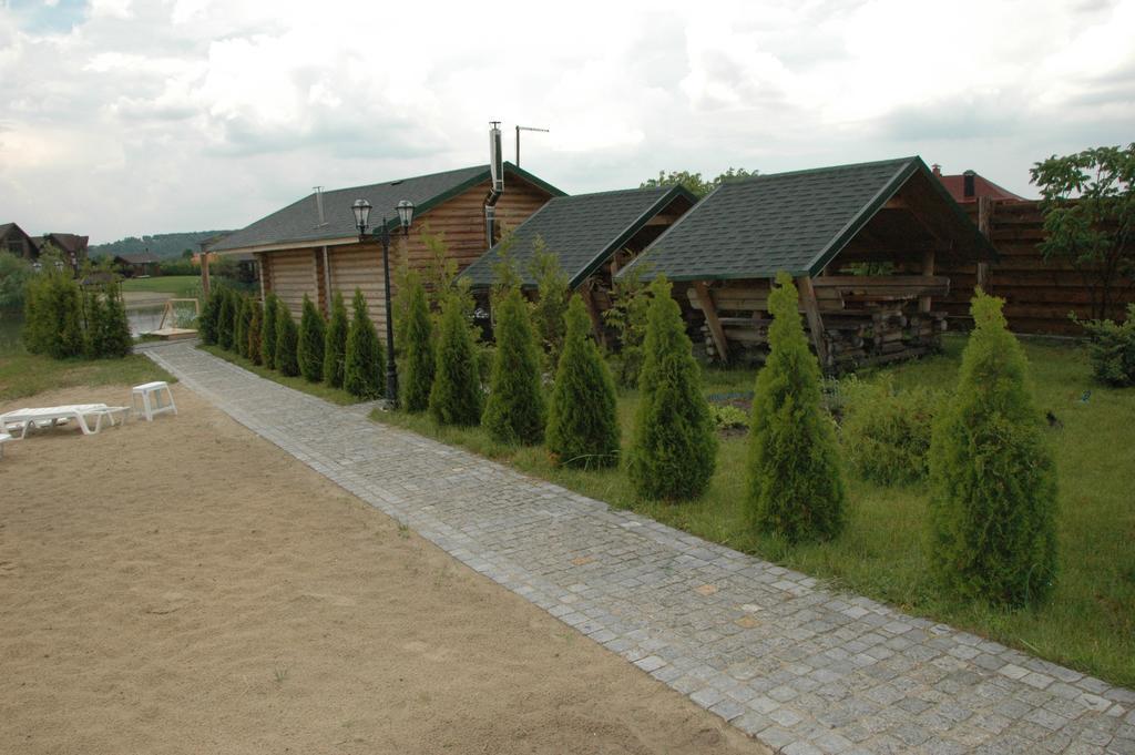 Eco Village Obukhiv Exteriör bild